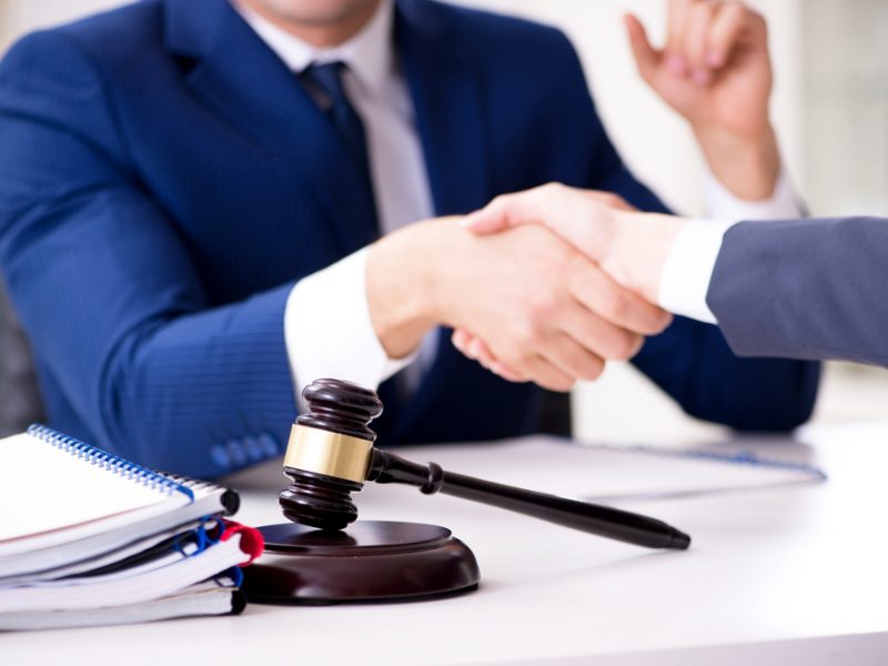 Tehran Contract Adjustment Lawyer: Expertise in Navigating Legal Modifications and Disputes